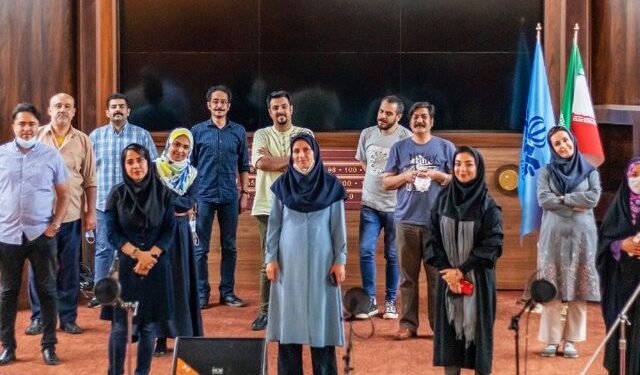 ویدئویی از پشت صحنه یک برنامه طنز/مخاطب با این ترفند گارد نمی‌گیرد